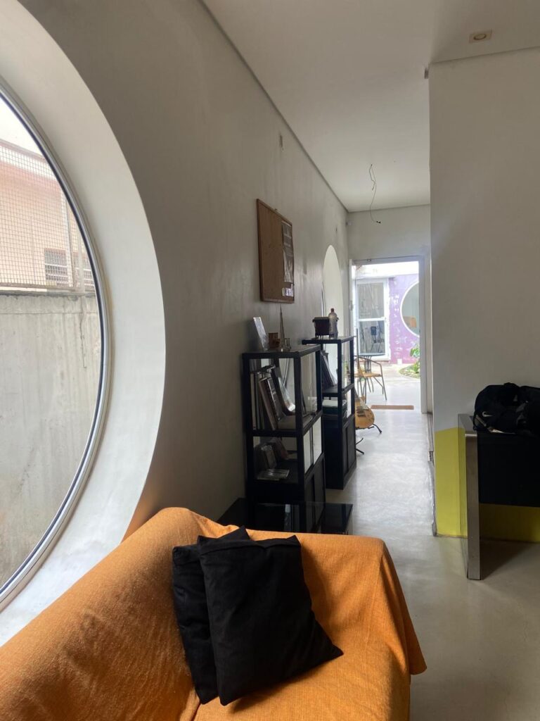 Centro Musical Santa Cruz: Escola de música especializada em aulas para todas as idades e níveis. Oferecemos uma abordagem completa com cursos de instrumentos, canto, musicalização infantil e prática em conjunto, desenvolvendo habilidades musicais e a expressão artística de forma acolhedora e personalizada.